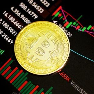 Expert Makes Bold Call: It’s Time To Swap Your Dollars For Bitcoin