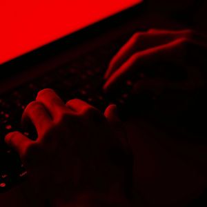 Decentralized Exchange GMX Exploited for $42M, Offers Hacker 10% White Hat Bounty